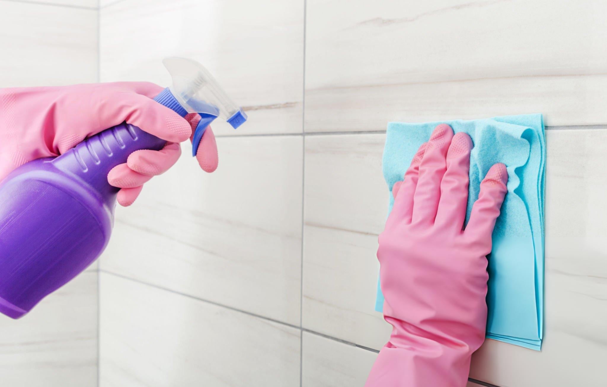 How To Clean a Bathroom: Step by Step Guide